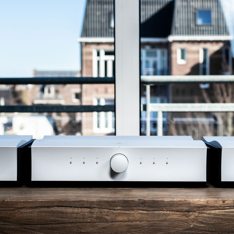 Mola Mola Pre-Amplifier