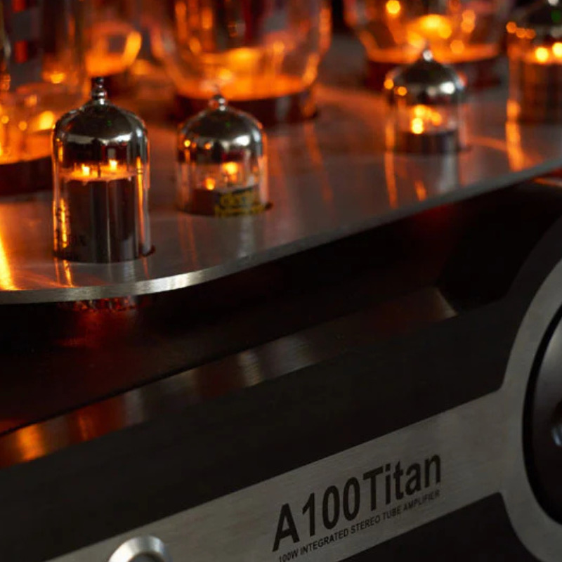 Synthesis Action Integrated Stereo Tube Amplifiers